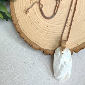 Kendra Scott Pendant Necklace (Rose Gold And Ivory Mother Of Pearl) NWT